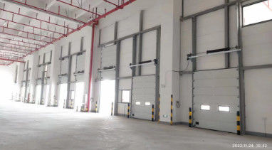 kupować Izolowane drzwi sekcjonalne przemysłowe RAL9006 / RAL9002 Kolor do magazynu online manufacture