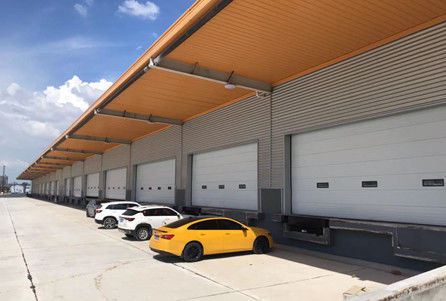 kupować Logistyka magazynowa Podnoszenie pionowe Drzwi sekcjonalne Ciepła galwanizowana stal 40 mm online manufacture