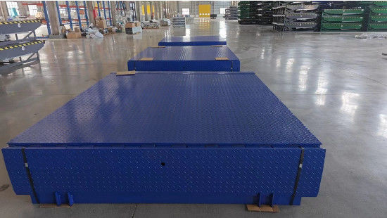 Błękitny gigant Hydraulic Dock Leveler Automatyczna linia rozpylania Kolor dostosowany ISO 9001