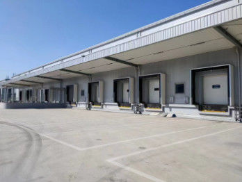 ISO 9001 Szary Hydraulic Dock Leveler 6800kg Truck Level Loading Dock