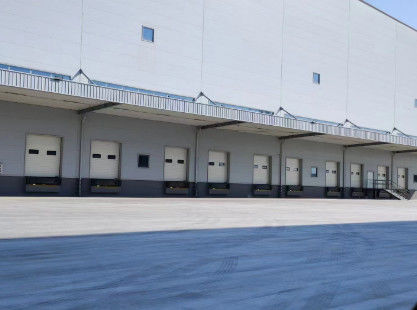 ISO 9001 Szary Hydraulic Dock Leveler 6800kg Truck Level Loading Dock