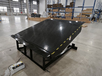 Czarny Hydraulic Dock Leveler Dostosowywalna Hydraulic Dock Lift Platform