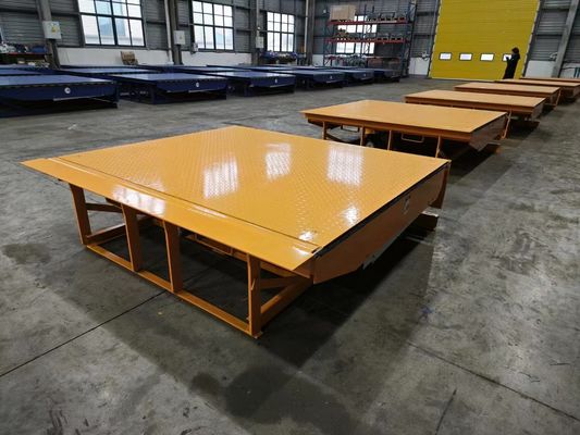 Czarny Hydraulic Dock Leveler Dostosowywalna Hydraulic Dock Lift Platform