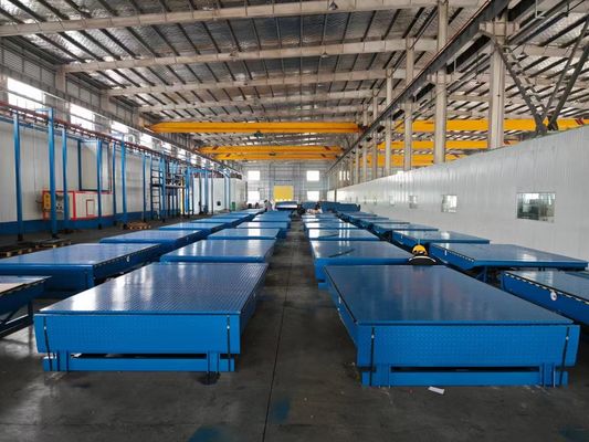 ISO 9001 Szary Hydraulic Dock Leveler 6800kg Truck Level Loading Dock