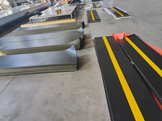 Wylotowe szybkie drzwi przemysłowe grubość 1,5 mm z przejrzystym oknem