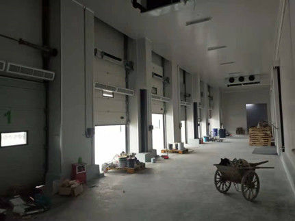 Wszechstronne drzwi sekcjonalne do magazynowania i produkcji logistyki